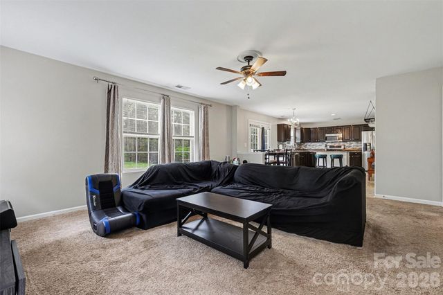 1038 Chalk Hill Lane, Charlotte, NC 28214