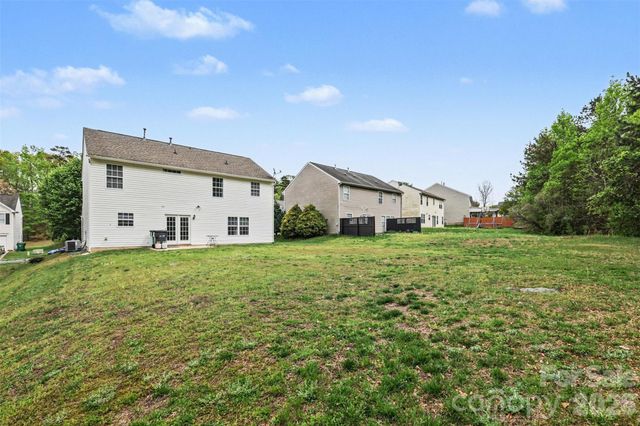 1038 Chalk Hill Lane, Charlotte, NC 28214