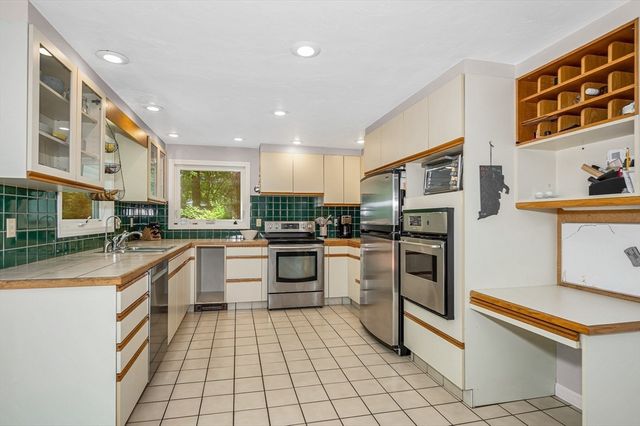 49 Countryside Rd, Grafton, MA 01536