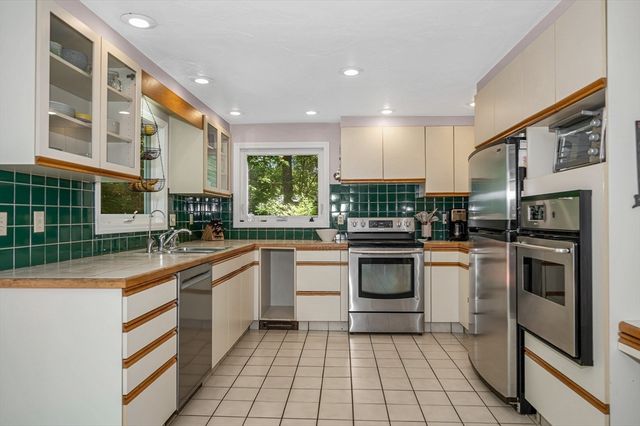 49 Countryside Rd, Grafton, MA 01536