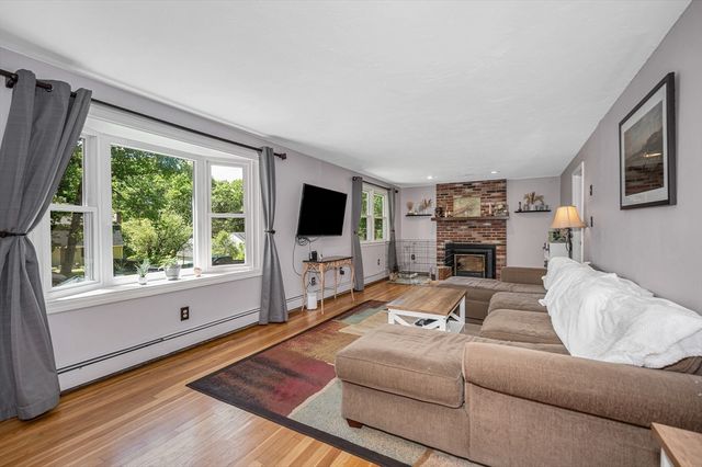 49 Countryside Rd, Grafton, MA 01536