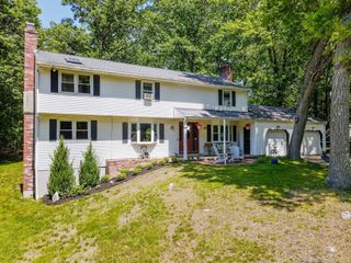 49 Countryside Rd, Grafton, MA 01536