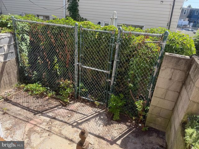 2327 S BONSALL ST, Philadelphia, PA 19145