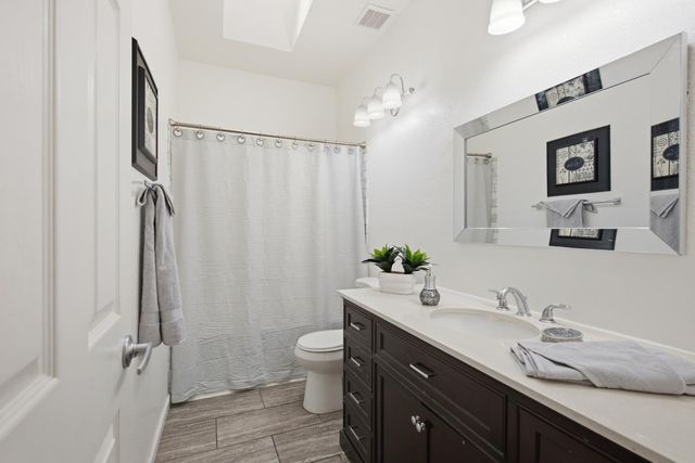3600 Amethyst Dr, Rocklin, CA 95677