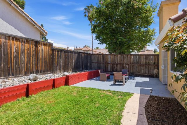 3600 Amethyst Dr, Rocklin, CA 95677