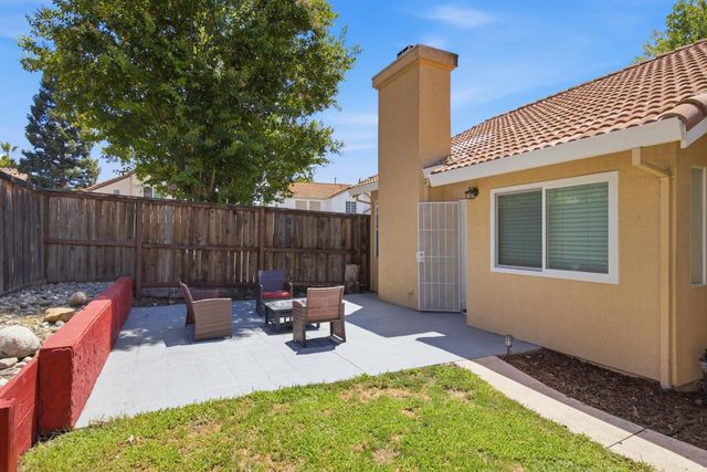 3600 Amethyst Dr, Rocklin, CA 95677
