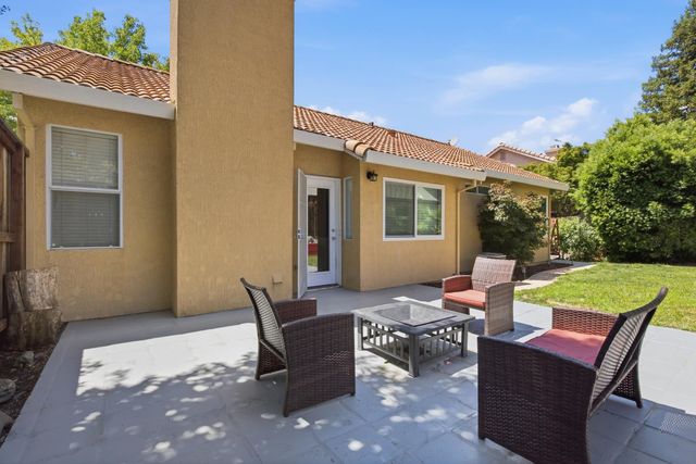 3600 Amethyst Dr, Rocklin, CA 95677