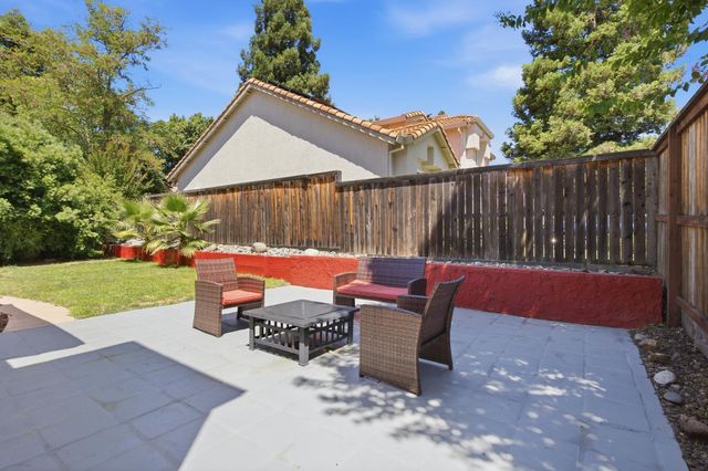 3600 Amethyst Dr, Rocklin, CA 95677
