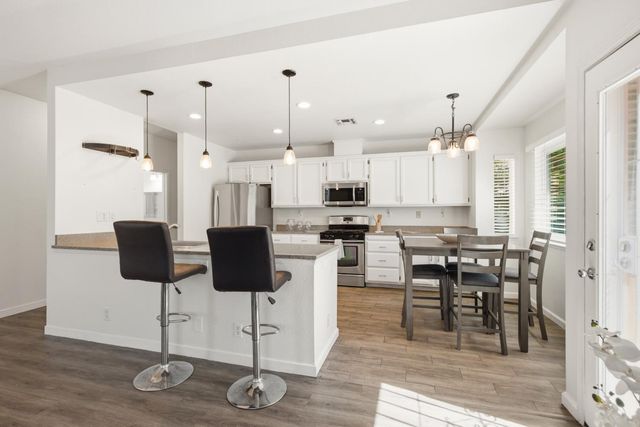 3600 Amethyst Dr, Rocklin, CA 95677