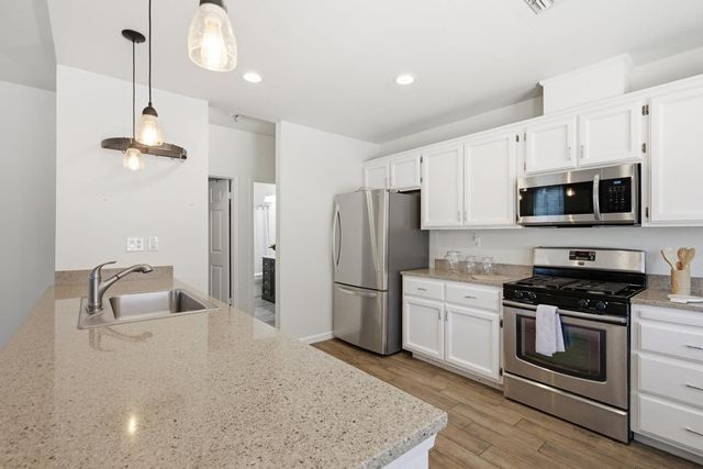 3600 Amethyst Dr, Rocklin, CA 95677