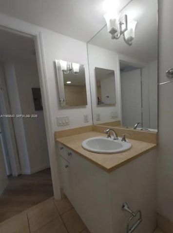 20000 E Country Club Drive 201, Aventura, FL 33180