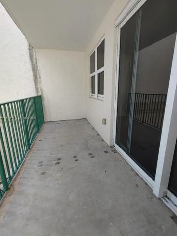 20000 E Country Club Drive 201, Aventura, FL 33180