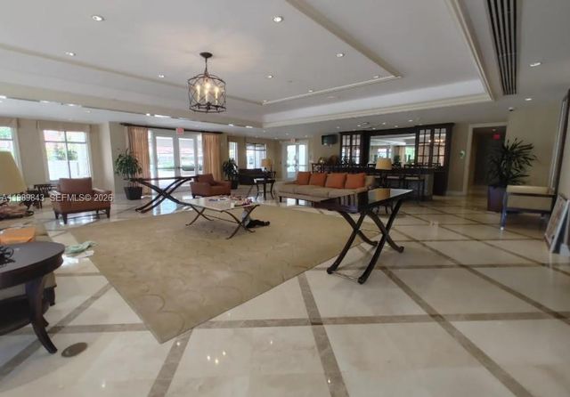 20000 E Country Club Drive 201, Aventura, FL 33180