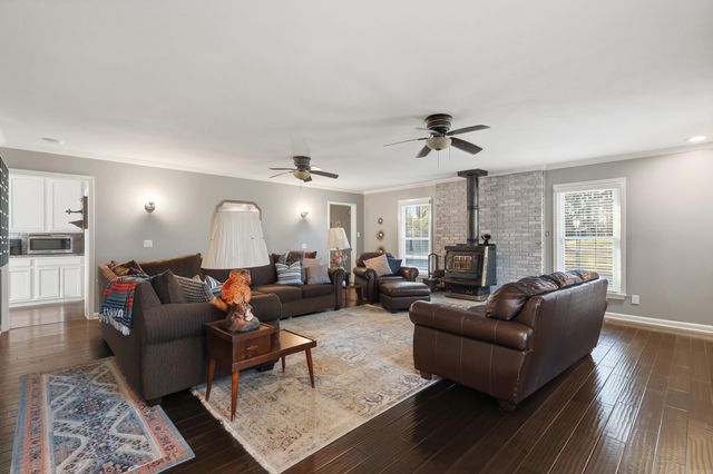 105 Longleaf Drive, Searcy, AR 72143