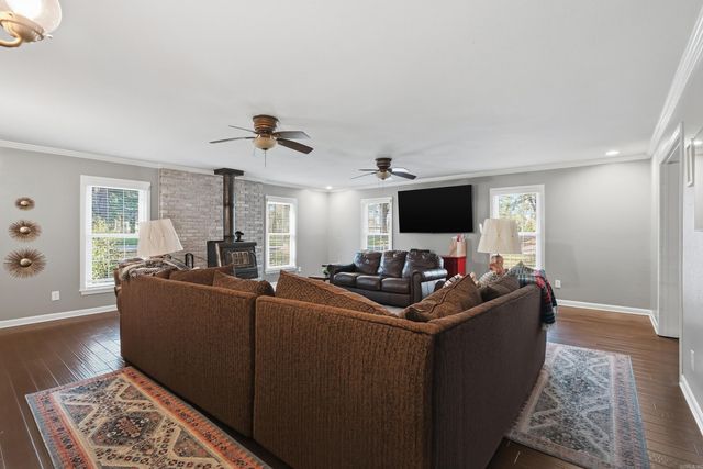 105 Longleaf Drive, Searcy, AR 72143