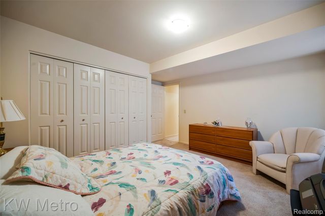 3086 Bloomfield Park Drive, West Bloomfield Charter Township, MI 48323