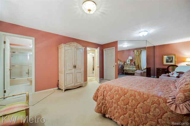 3086 Bloomfield Park Drive, West Bloomfield Charter Township, MI 48323