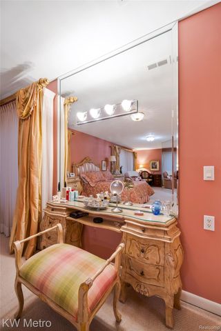 3086 Bloomfield Park Drive, West Bloomfield Charter Township, MI 48323