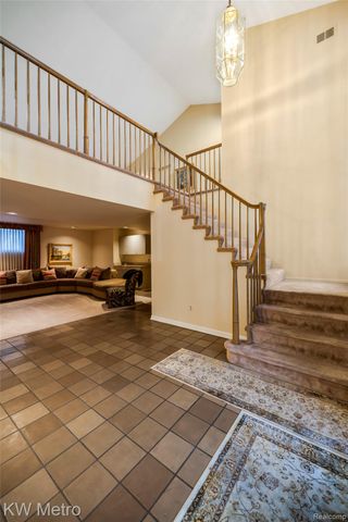3086 Bloomfield Park Drive, West Bloomfield Charter Township, MI 48323