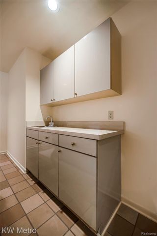 3086 Bloomfield Park Drive, West Bloomfield Charter Township, MI 48323