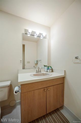 3086 Bloomfield Park Drive, West Bloomfield Charter Township, MI 48323