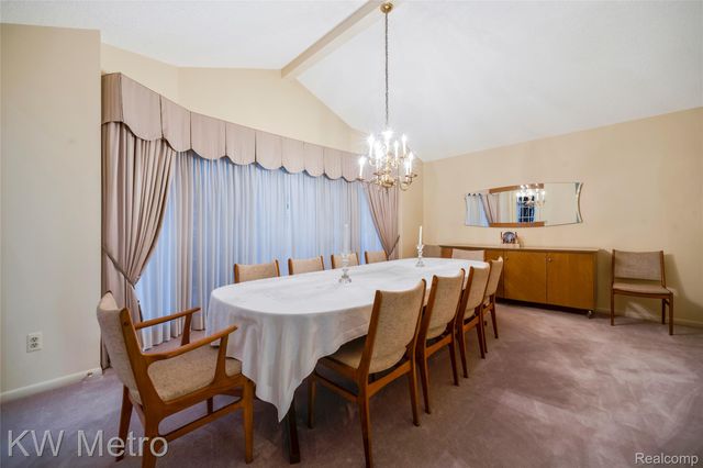 3086 Bloomfield Park Drive, West Bloomfield Charter Township, MI 48323