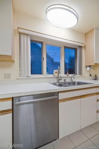3086 Bloomfield Park Drive, West Bloomfield Charter Township, MI 48323