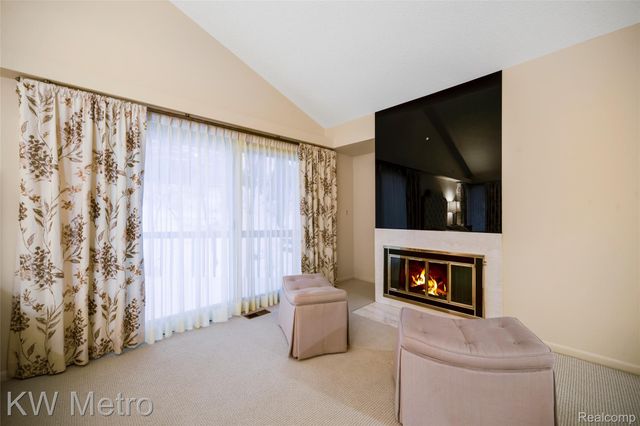 3086 Bloomfield Park Drive, West Bloomfield Charter Township, MI 48323