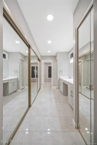 3086 Bloomfield Park Drive, West Bloomfield Charter Township, MI 48323