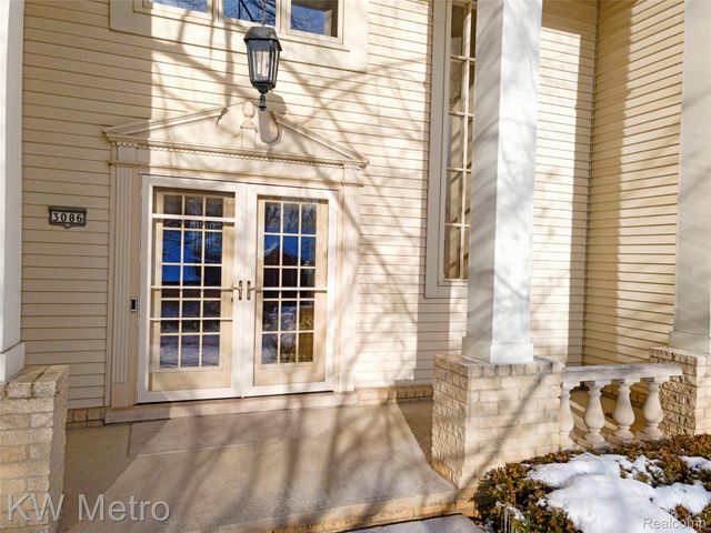3086 Bloomfield Park Drive, West Bloomfield Charter Township, MI 48323