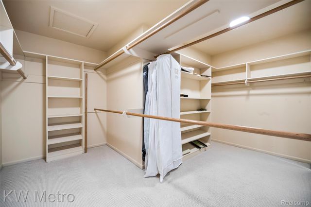 3086 Bloomfield Park Drive, West Bloomfield Charter Township, MI 48323