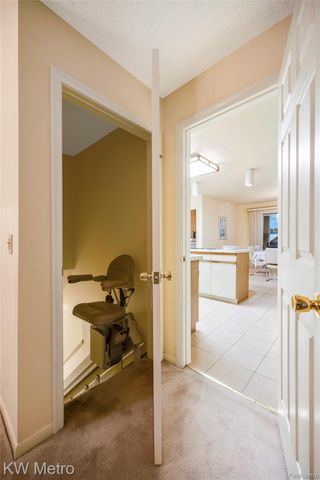 3086 Bloomfield Park Drive, West Bloomfield Charter Township, MI 48323