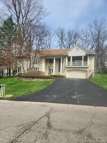 3086 Bloomfield Park Drive, West Bloomfield Charter Township, MI 48323