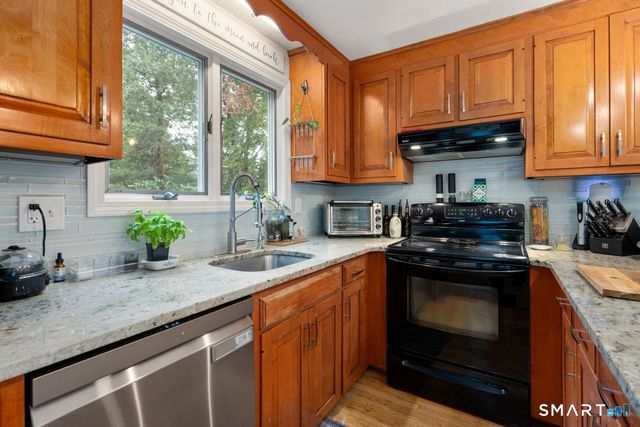 116 Bramblebush Road, Manchester, CT 06040
