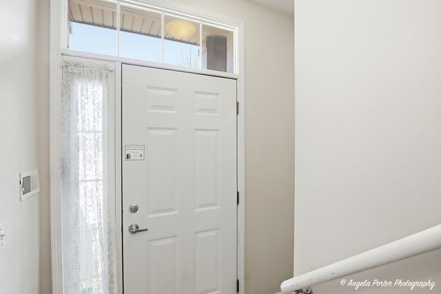 228 STATION PARK Circle, Grayslake, IL 60030