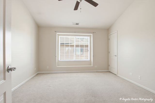 228 STATION PARK Circle, Grayslake, IL 60030