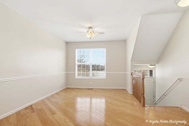 228 STATION PARK Circle, Grayslake, IL 60030