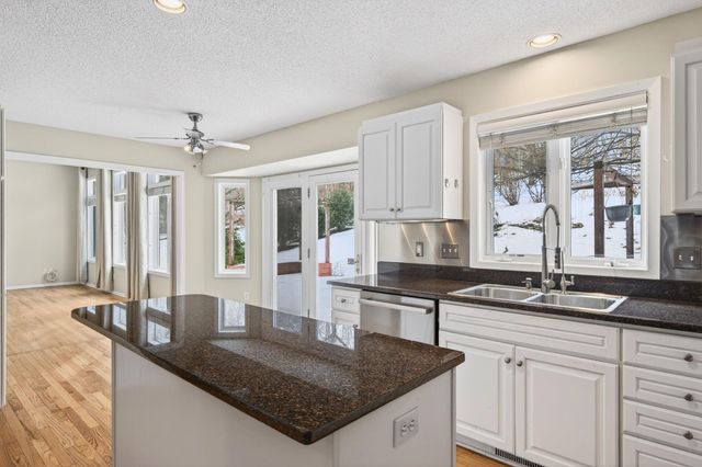 1972 Fox Valley Drive SW, Rochester, MN 55902