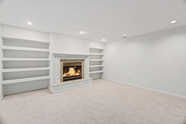 1972 Fox Valley Drive SW, Rochester, MN 55902