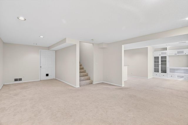 1972 Fox Valley Drive SW, Rochester, MN 55902