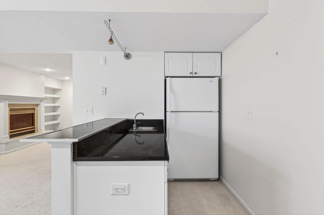 1972 Fox Valley Drive SW, Rochester, MN 55902