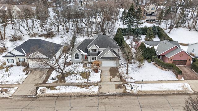 1972 Fox Valley Drive SW, Rochester, MN 55902