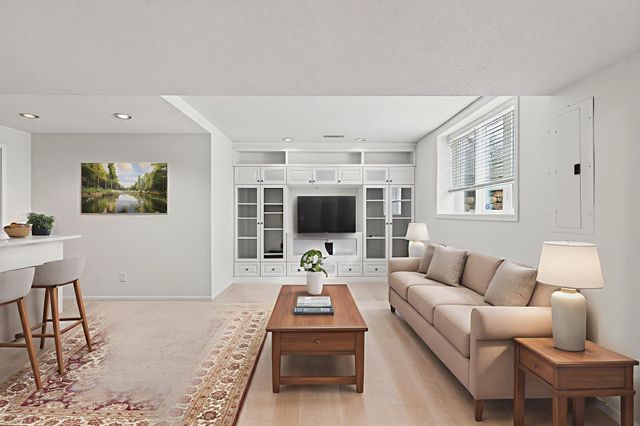 1972 Fox Valley Drive SW, Rochester, MN 55902