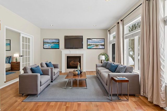 1972 Fox Valley Drive SW, Rochester, MN 55902