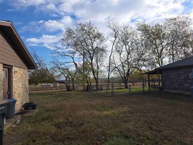 110 Cloverdale LN, Georgetown, TX 78626