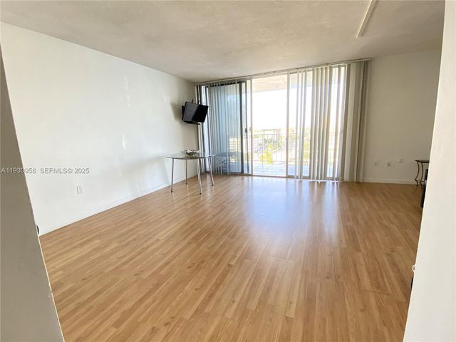 1865 79th St Cswy 11F, North Bay Village, FL 33141