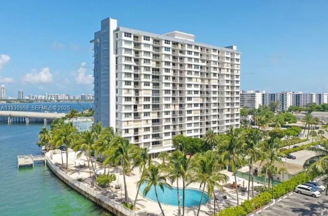 1865 79th St Cswy 11F, North Bay Village, FL 33141