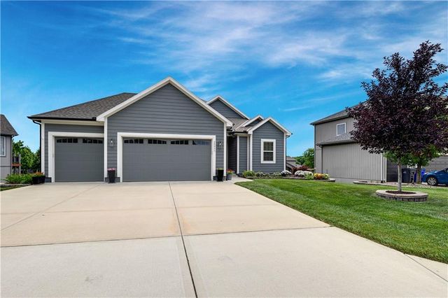 25973 W 143RD Terrace, Olathe, KS 66061