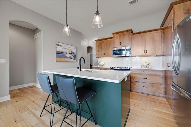 25973 W 143RD Terrace, Olathe, KS 66061