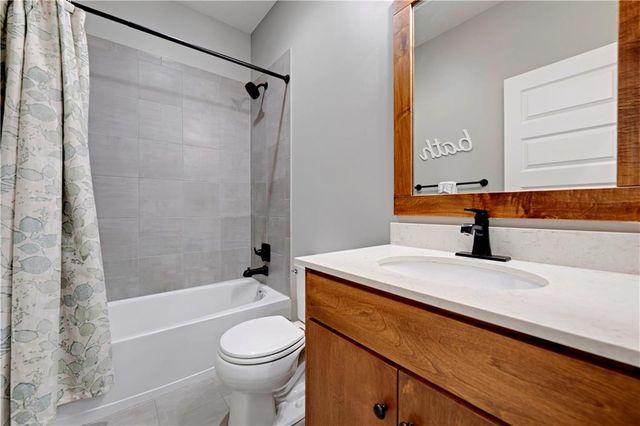 25973 W 143RD Terrace, Olathe, KS 66061